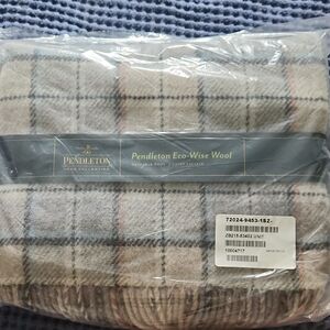 Pendleton Cream and Gray Blanket Luxurious Bedding